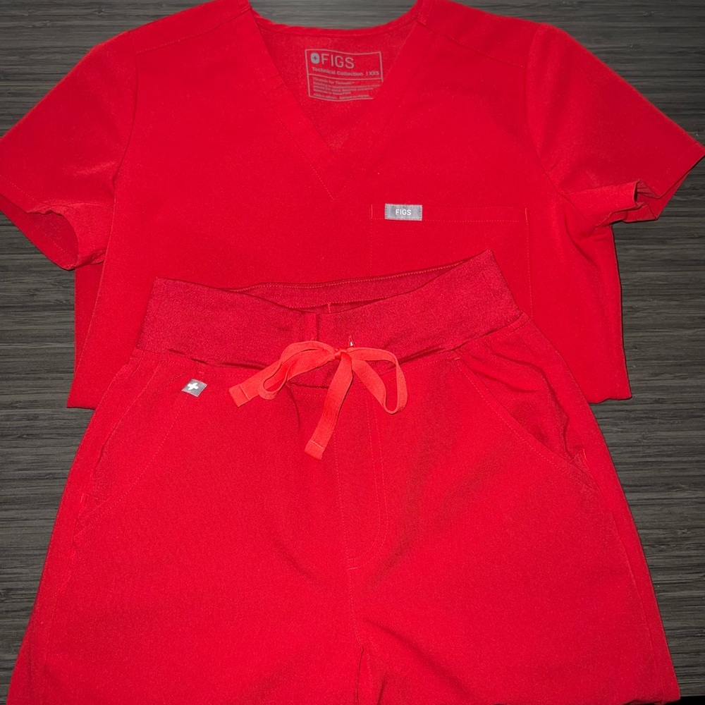 Winning Red - Figs Scrubs Set XXS